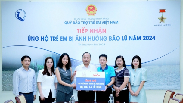 Nestlé hỗ trợ sản phẩm thực phẩm và dinh dưỡng cho các tỉnh thành bị ảnh hưởng bởi bão lũ