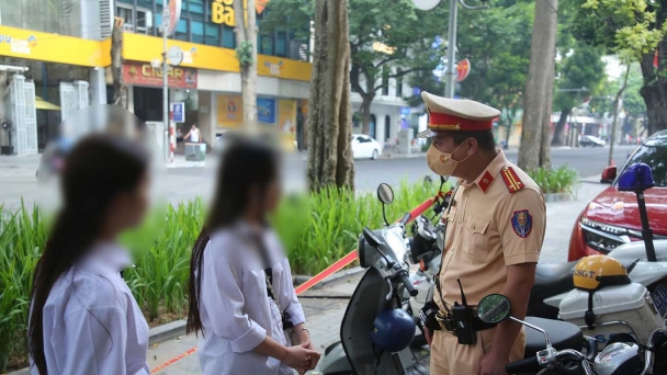 Vi phạm giao thông tăng cao trong năm học mới: Hà Nội xử lý hơn 300 trường hợp học sinh