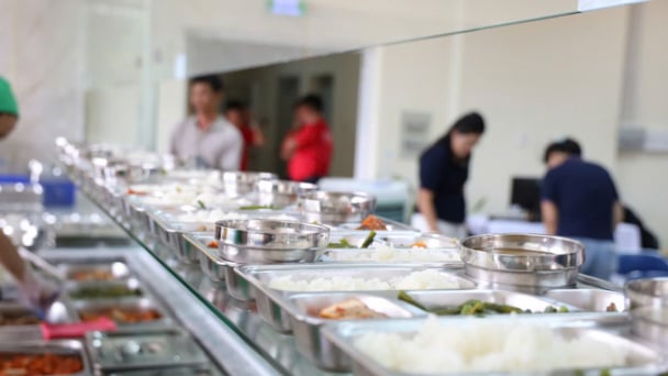 Hơn 1 tỷ đồng xây dựng bếp ăn sẻ chia cùng sinh viên có hoàn cảnh khó khăn