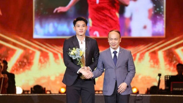 Đình Bắc đoạt giải ‘Gương mặt trẻ thể thao’ tại Giải thưởng Cống hiến 2026