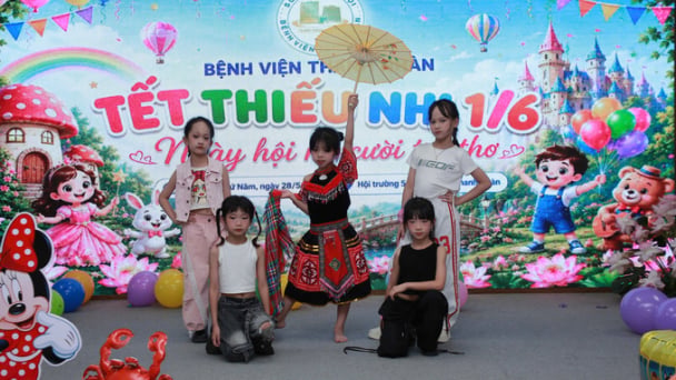 Những nụ cười ấm áp trong ngày Quốc tế Thiếu nhi tại bệnh viện