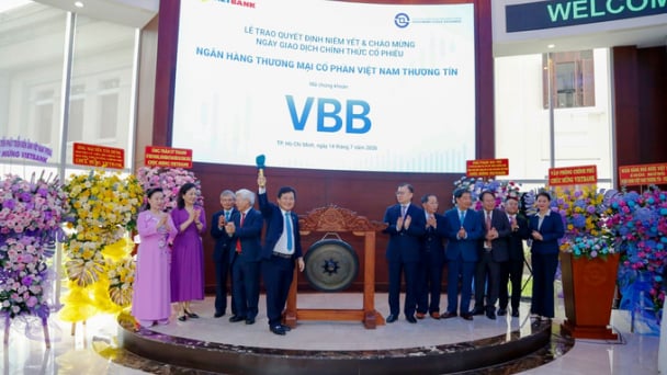 Cổ phiếu VBB của Vietbank tăng 2,26% trong ngày chào sàn HOSE