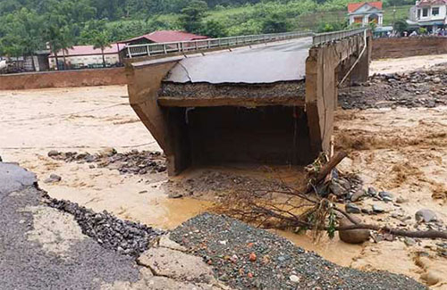 Tây Bắc: Lũ cuốn hàng chục người mất tích