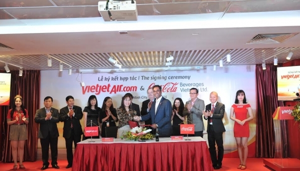 Coca-Cola lên máy bay Vietjet