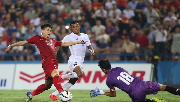 Thắng Myanmar 2-0, Việt Nam thêm tự tin bước vào chung kết King's Cup 