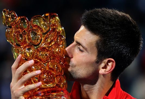 Djokovic lập hat-trick vô địch Mubadala Championship                                                   Falcao rạng rỡ bên vợ con
