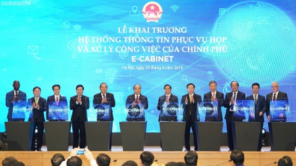 Thủ tướng Nguyễn Xuân Phúc dự khai trương hệ  thống e-Cabinet