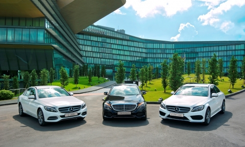 C-Class mới đạt giải thưởng “Xe của năm 2015” 