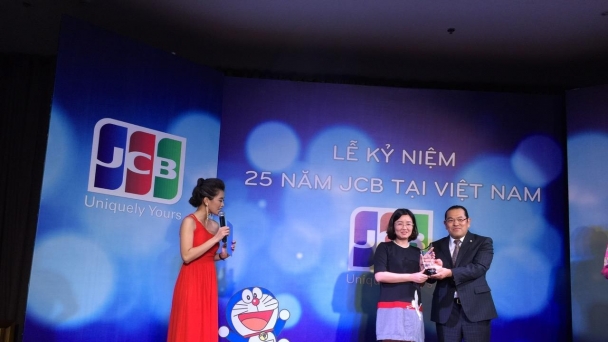 Vietcombank nhận giải thưởng của Tổ chức thẻ quốc tế JCB