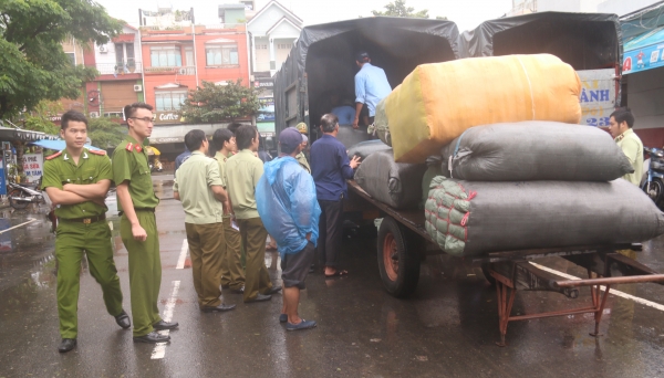 Lại phát hiện hơn 10 tấn hàng nghi nhập lậu bằng đường sắt đến Đà Nẵng