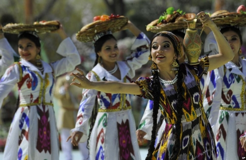 Uzbekistan miễn thị thực cho du khách Việt Nam