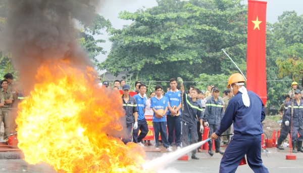 TP.HCM: Cháy, nổ làm 8 người chết, 27 người bị thương