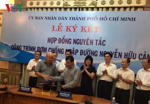 TP.HCM thuê siêu máy bơm chống ngập đường Nguyễn Hữu Cảnh