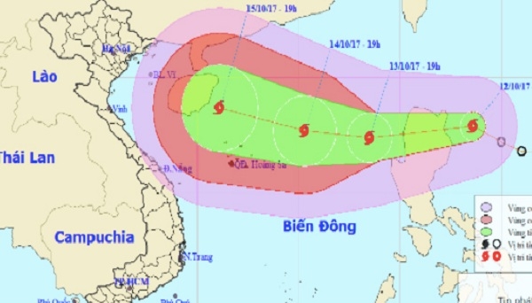 Bão số 11 đang mạnh lên, hướng thẳng vào các tỉnh miền Trung