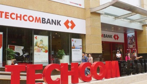 Tính lãi phạt trái pháp luật cùng 3 hợp đồng khống, Techcombank vẫn thắng kiện?