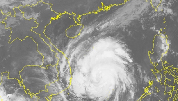 Di dời khẩn cấp 386.000 người dân để tránh bão số 12 (bão Damrey)