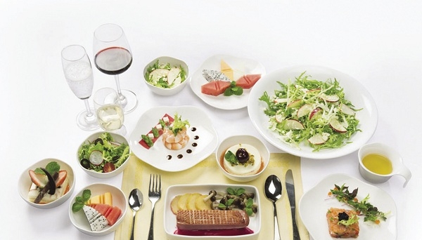 Bữa ăn trên máy bay ngày càng tẻ nhạt do đâu?