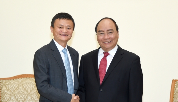 Thủ tướng Nguyễn Xuân Phúc tiếp Chủ tịch Tập đoàn thương mại điện tử Trung Quốc Alibaba, ông Jack Ma.