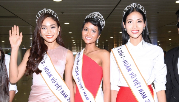 Hàng ngàn khán giả có mặt tại sân bay chào đón Top 3 Hoa hậu Hoàn vũ Việt Nam 2017