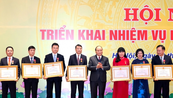 Thủ tướng Nguyễn Xuân Phúc dự hội nghị triển khai nhiệm vụ Ngành ngân hàng năm 2018