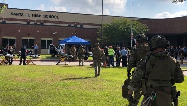 Hoa Kỳ: Xả súng trong trường học ở Texas, 10 người chết, sát thủ bị bắt