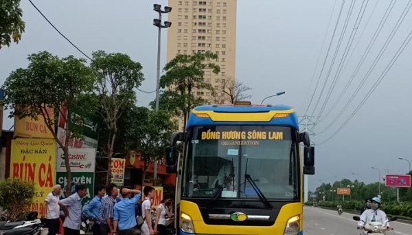 Hà Nội: Xe khách Đồng Hương Sông Lam đón, trả khách gây mất an toàn giao thông 
