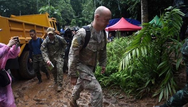 Quân nhân Hoa Kỳ cùng thợ lặn Anh tham gia giải cứu 13 người kẹt trong hang Tham Luang