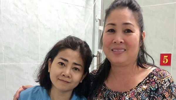 Nghệ sĩ Việt giúp đỡ Mai Phương điều trị chứng mục xương và ung thư phổi