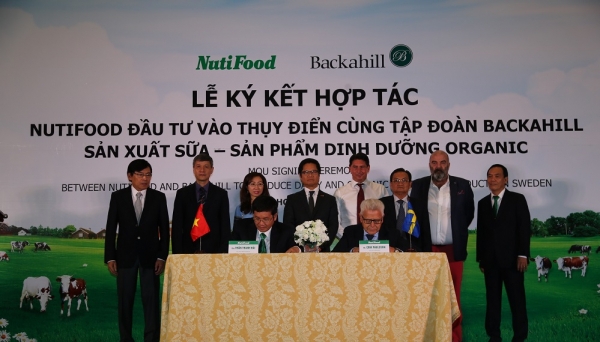 Nutifood bắt tay cùng Backahill sản xuất sữa organic