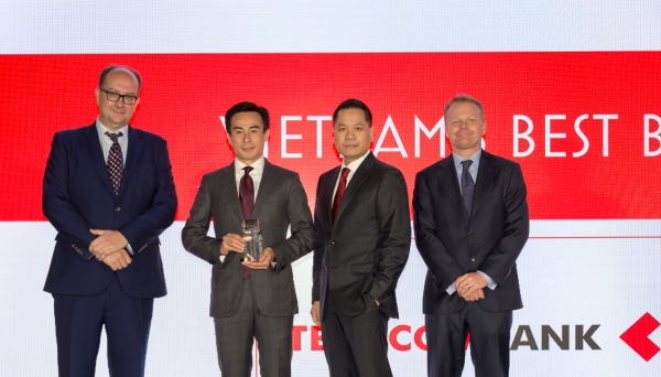 Techcombank nhận giải thưởng danh giá “Ngân hàng tốt nhất Việt Nam 2018” từ Euromoney