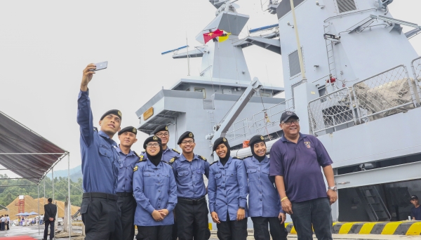 Đà Nẵng: Đón tàu Hải quân Brunei mang tên KDB DARUTTAQWA.