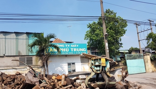 Dân kêu cứu vì ô nhiễm nặng nề tại Công ty giấy Tân Phú Trung 