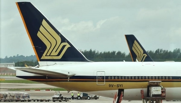 Singapore Airlines kỷ luật cơ trưởng và tiếp viên chụp ảnh trên máy bay