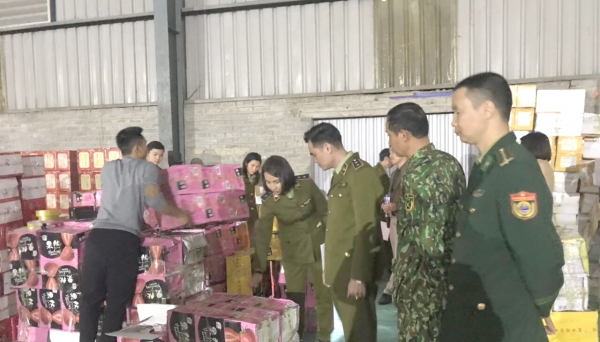 Lào Cai thu giữ hơn 1 tấn bánh kẹo không hóa đơn chứng từ 