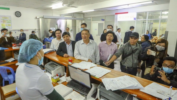 Thứ trưởng Bộ Y tế kiểm tra công tác phòng, chống dịch nCoV tại Đà Nẵng