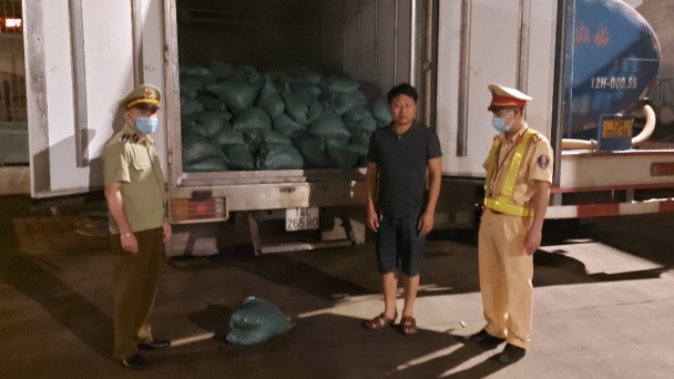Phát hiện, thu giữ 4,5 tấn xương chân gà tại Quảng Ninh