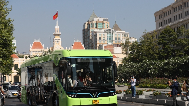 VinBus khai trương tuyến buýt điện đầu tiên kết nối mạng lưới vận tải công cộng TP. HCM