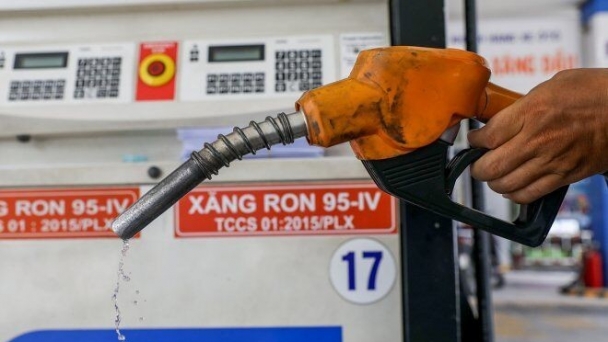 Tiếp tục nghiên cứu các phương án giảm giá xăng dầu