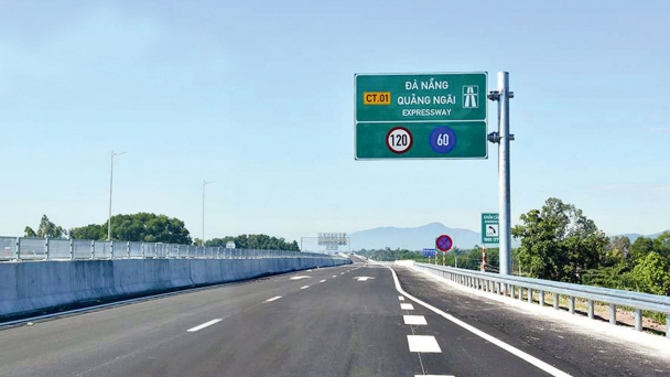 Sai phạm dự án đường cao tốc Đà Nẵng-Quảng Ngãi: 17 “sếp” doanh nghiệp xây dựng xộ khám, 15 người bị ngăn chặn cấm đi khỏi nơi cư trú, hàng chục doanh nghiệp liên quan!