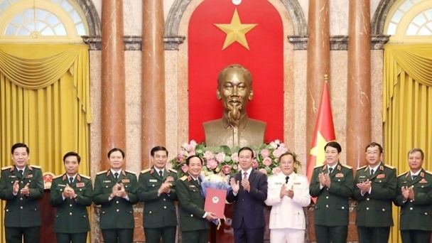 Chủ tịch nước trao quyết định thăng quân hàm Thượng tướng cho đồng chí Trịnh Văn Quyết
