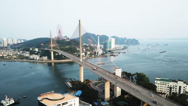 Cầu dây văng một mặt phẳng đầu tiên của Việt Nam từng đạt kỷ lục thế giới, dài hơn 2.000m, chi phí nghìn tỷ