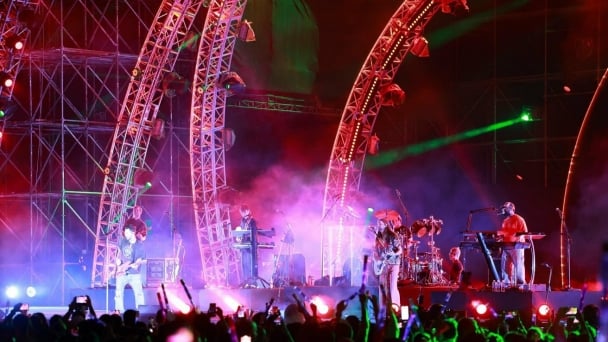 Loạt songlist “cực cháy” của Maroon 5 trên sân khấu 8wonder Winter Festival tại Phú Quốc