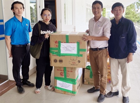 Trao tặng 1.000 phần quà Tết tặng đến người lao động nghèo Quảng Ngãi