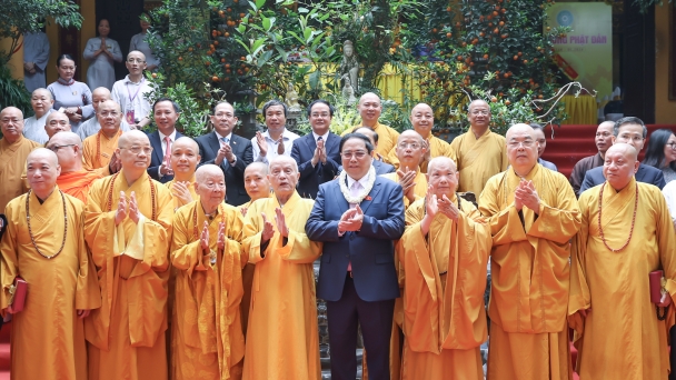 Thủ tướng dự Đại lễ Phật đản với chức sắc, tăng ni, Phật tử tại chùa Quán Sứ, Hà Nội