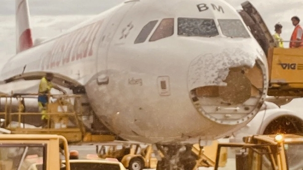 Máy bay chở 173 hành khách bị nứt cửa sổ buồng lái, vỡ mũi chỉ vì 1 lý do
