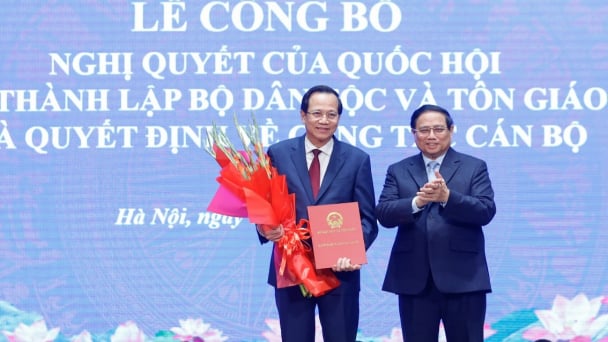 Thủ tướng dự lễ công bố thành lập Bộ Dân tộc và Tôn giáo
