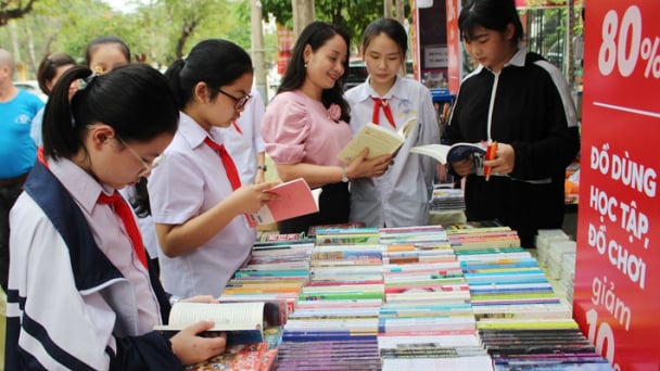 Ngày Sách và Văn hóa đọc Việt Nam lần thứ tư năm 2025: Cùng sách bước vào kỷ nguyên vươn mình của dân tộc