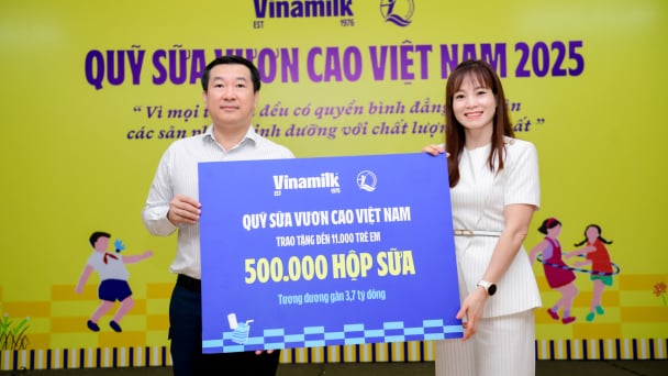 Vinamilk khởi động Quỹ Sữa Vươn Cao Việt Nam năm 2025 đúng dịp kỷ niệm 50 năm đất nước thống nhất