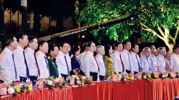 Cầu truyền hình “Vang mãi khúc khải hoàn”