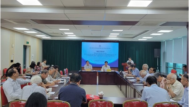 Các chuyên gia, nhà khoa học góp ý dự thảo báo cáo đánh giá 5 năm thực hiện Chiến lược phát triển KT-XH